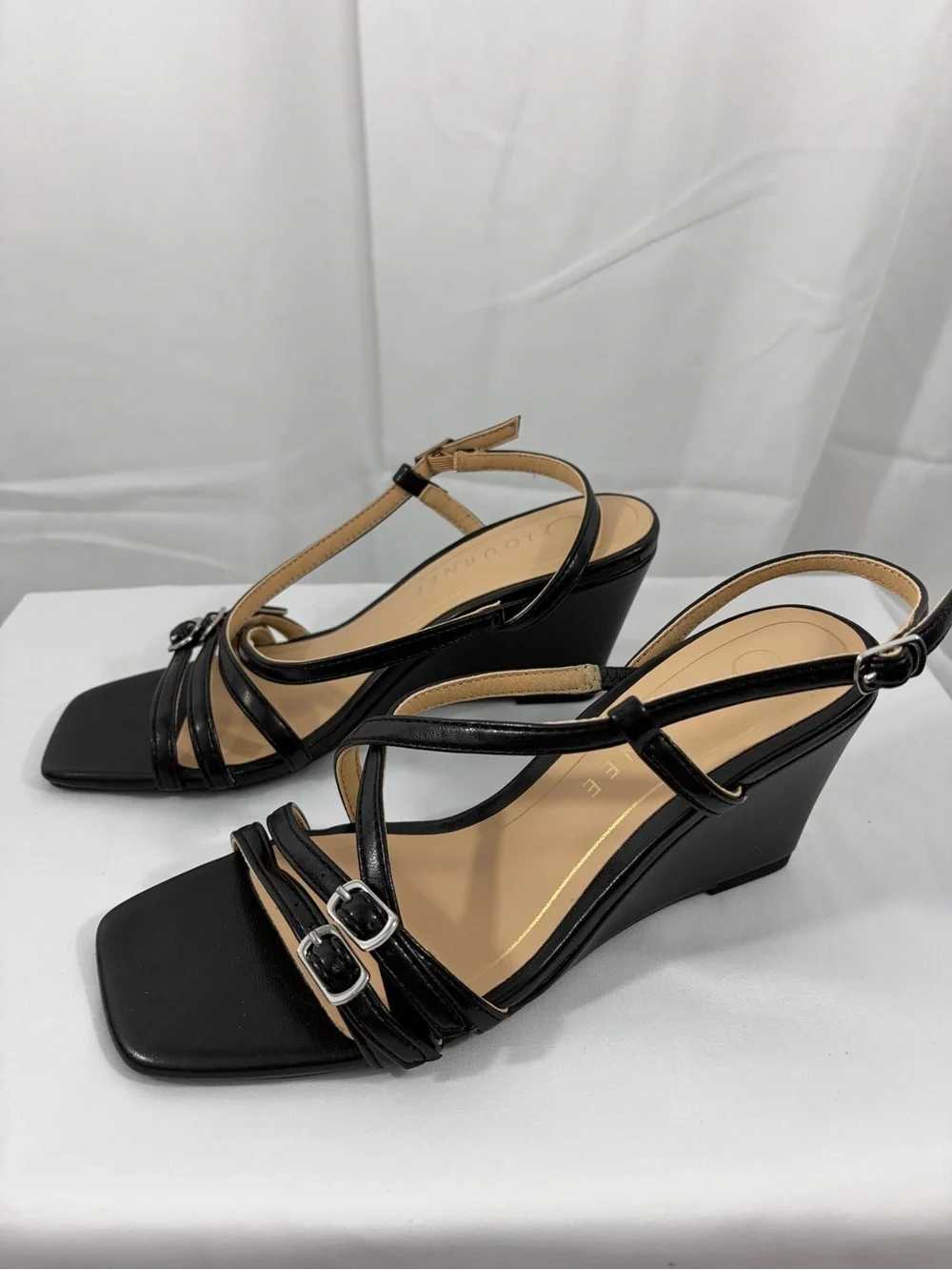 NWT Journee Women’s Size 6 Black Strappy 3 Inch Wedge Sandals
